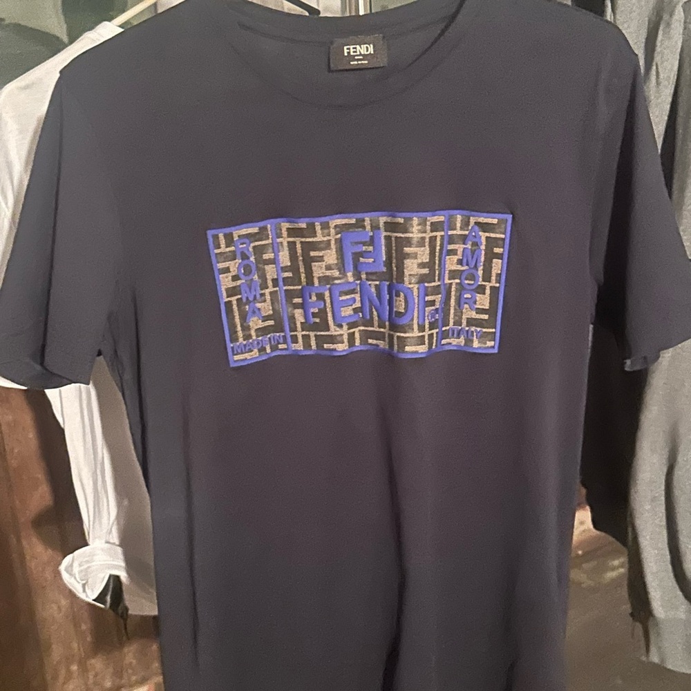 FENDI  Roma Italy T Shirt Logo Short Sleeve Men Size M Crew neck Navy Blue
